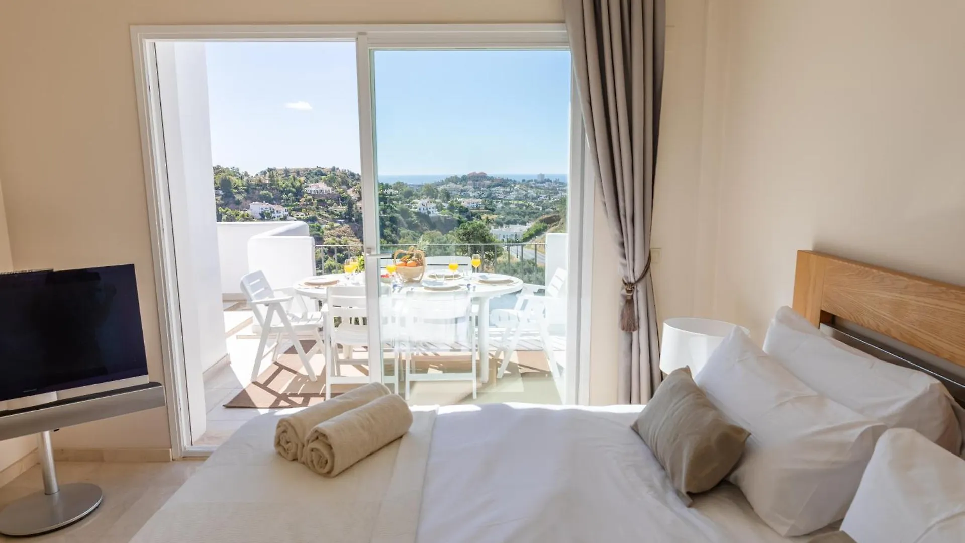 Beautiful Apartment Amazing Views And Pool Malaga