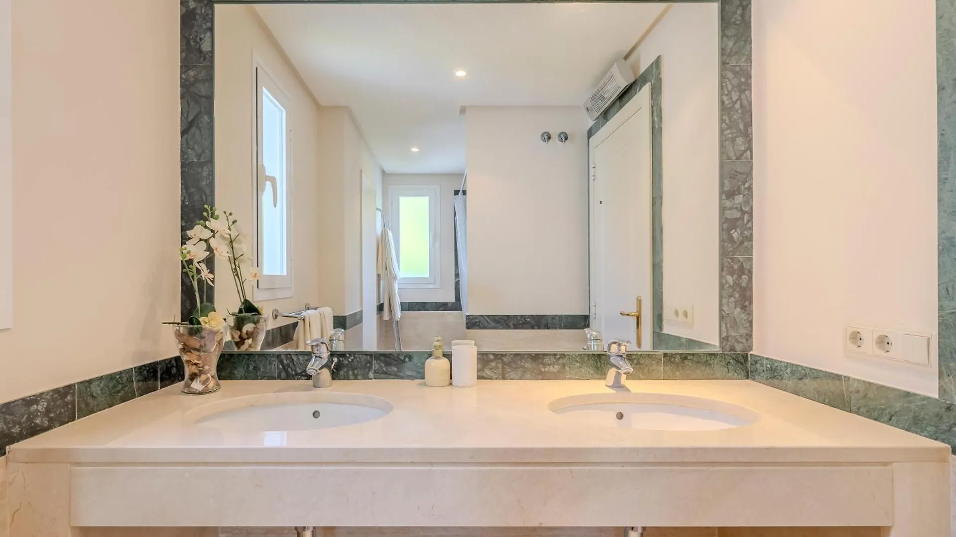Beautiful Apartment Amazing Views And Pool 말라가