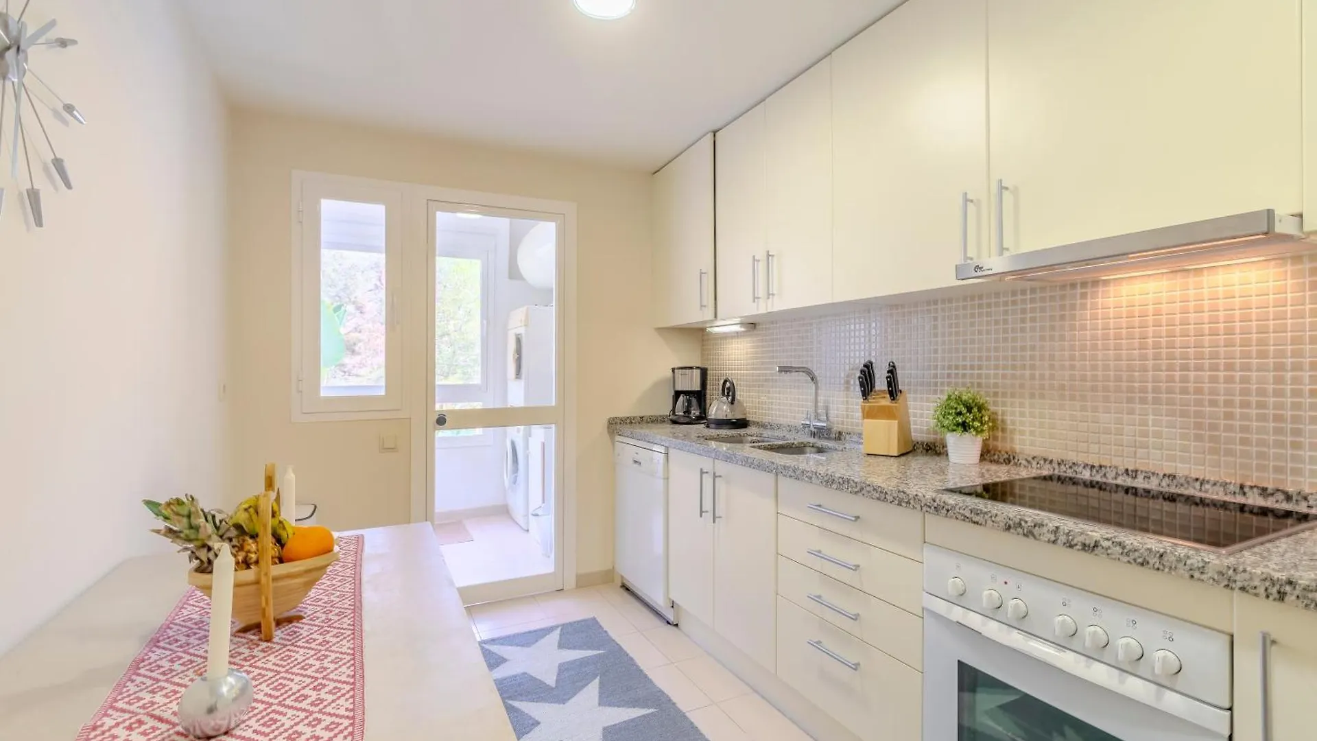 Beautiful Apartment Amazing Views And Pool 말라가 0*,  스페인